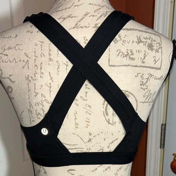 Lululemon Run On Sport Bra Black sz 8 - Picture 3 of 9